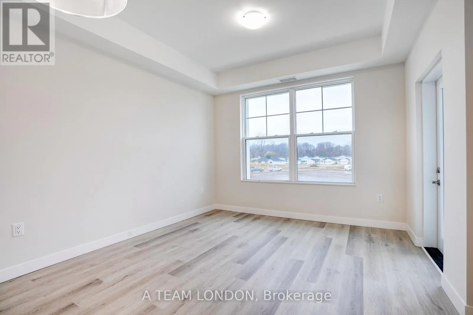 204 - 100 THE PROMENADE, #204
