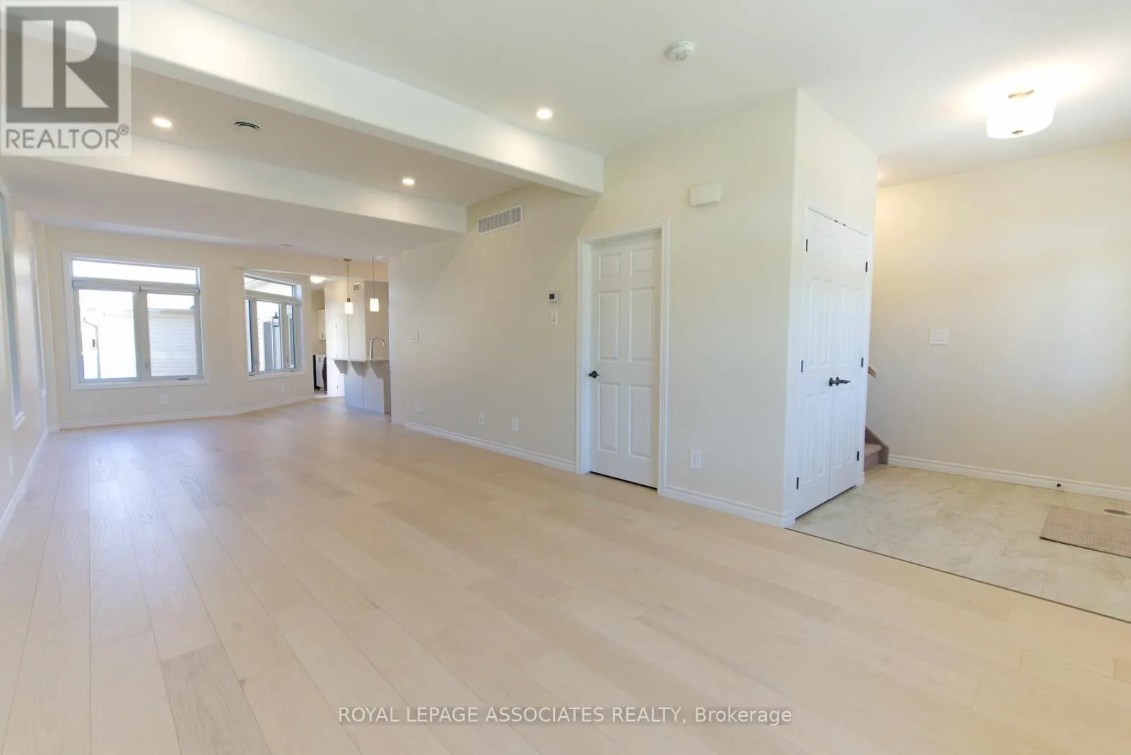 84 RIVERSTONE WAY