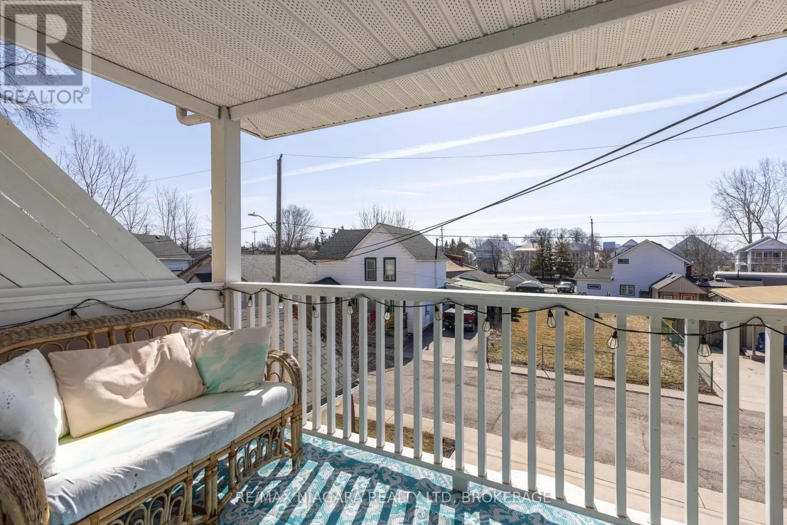 203 CAMBRIDGE ROAD E