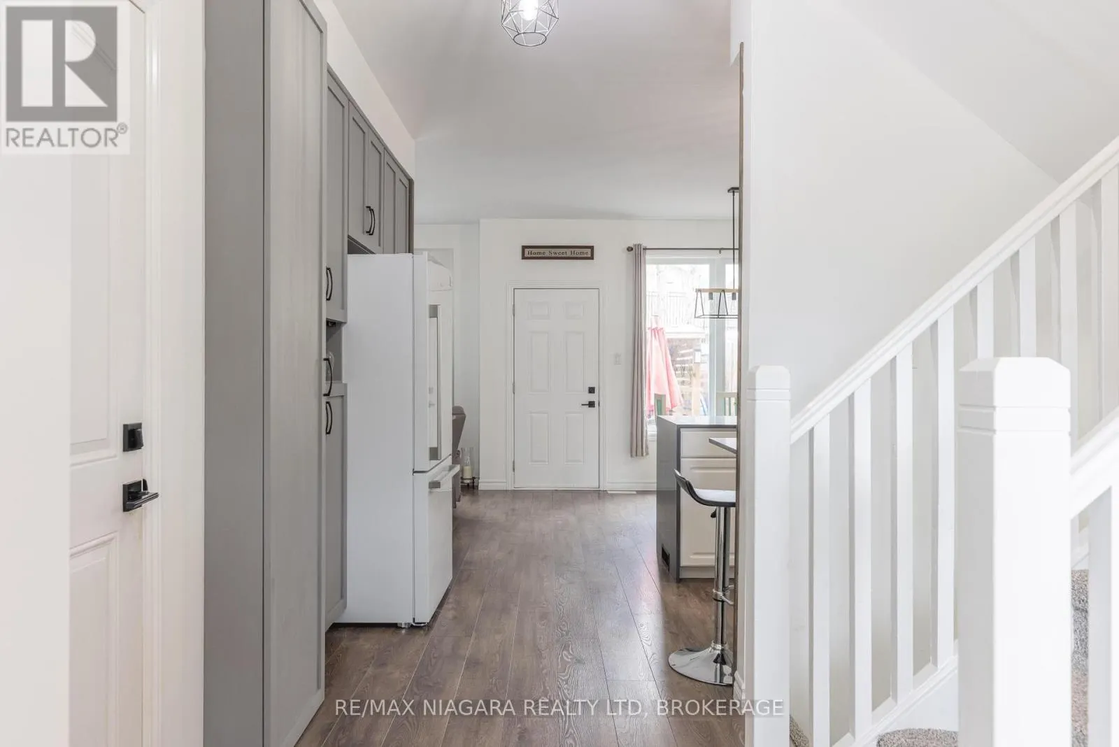 203 CAMBRIDGE ROAD E