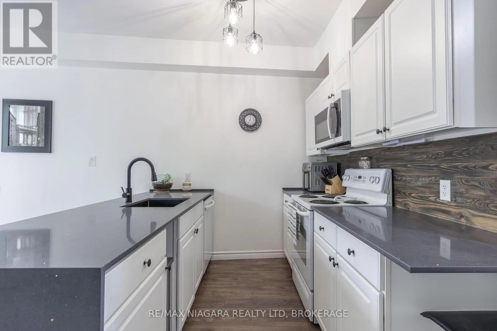 203 CAMBRIDGE ROAD E