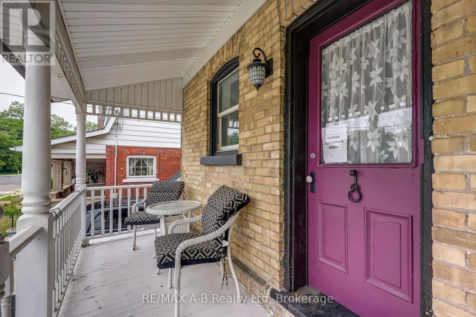 246 WELLINGTON STREET