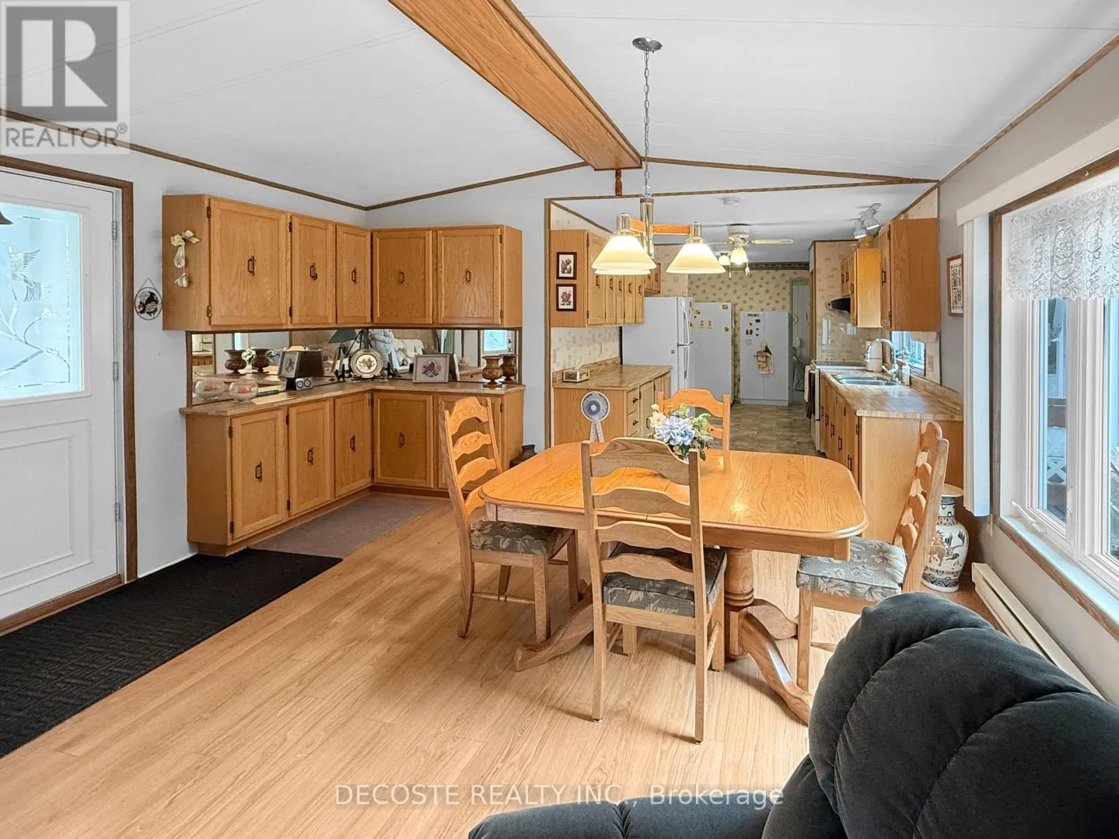 3872 BOBBY STREET