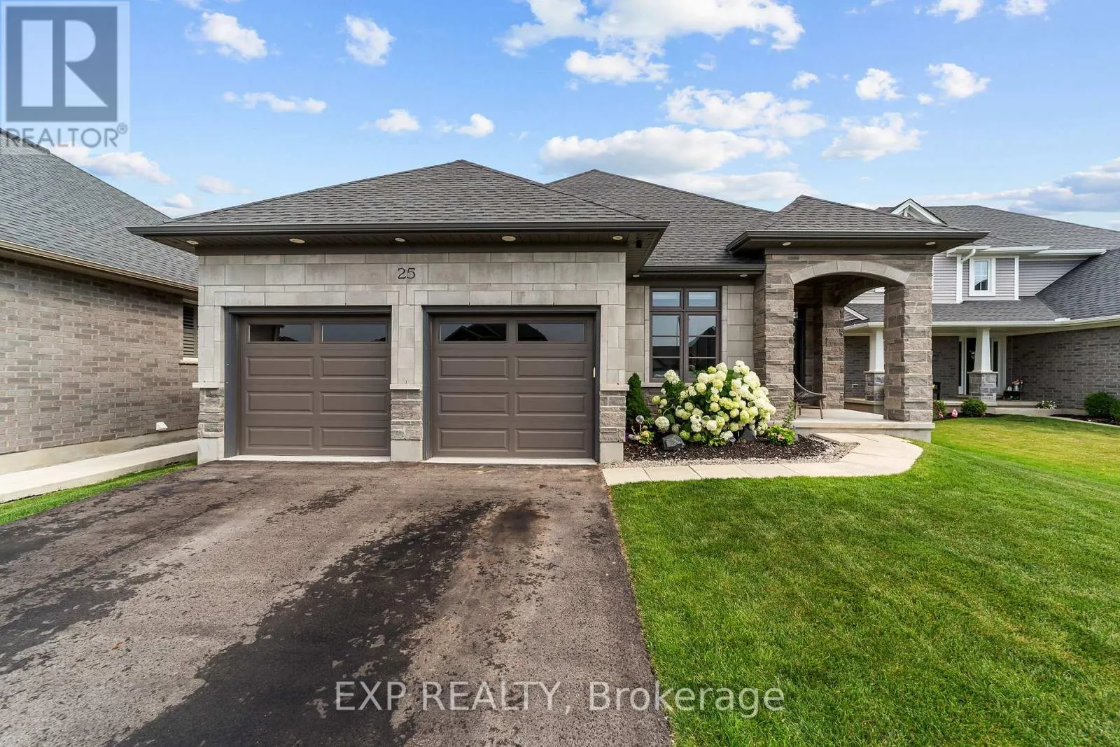 25 FOX HOLLOW COURT