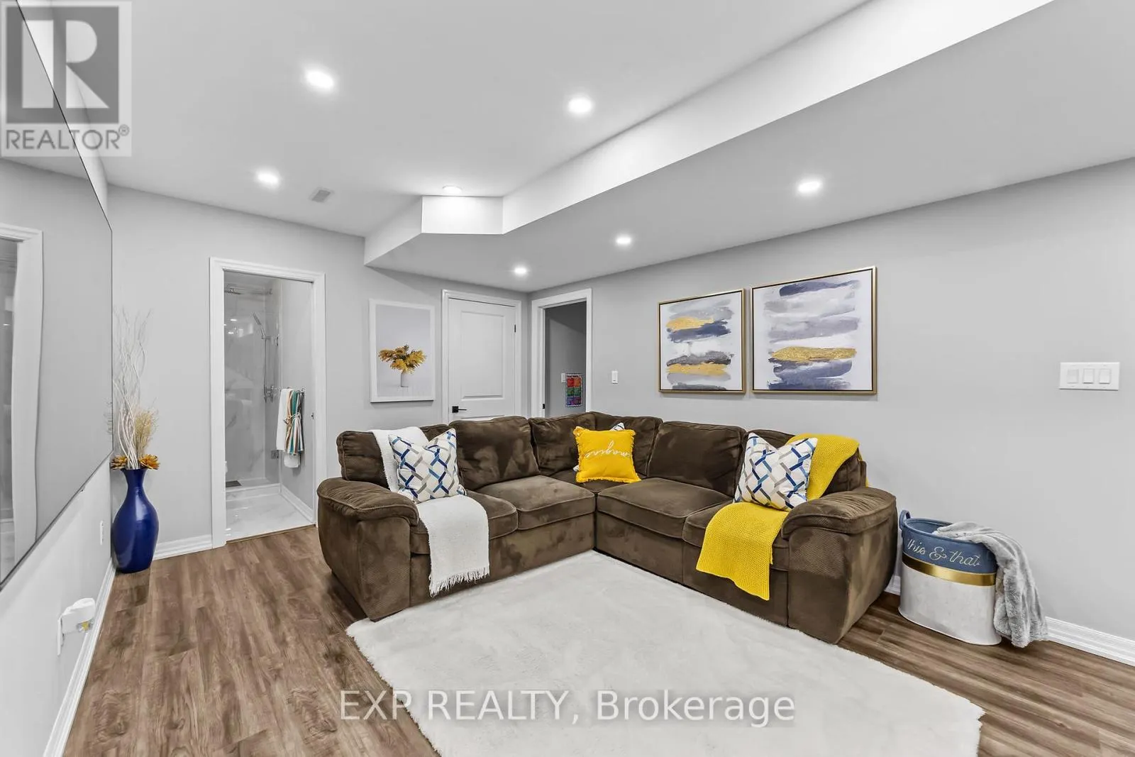 25 FOX HOLLOW COURT