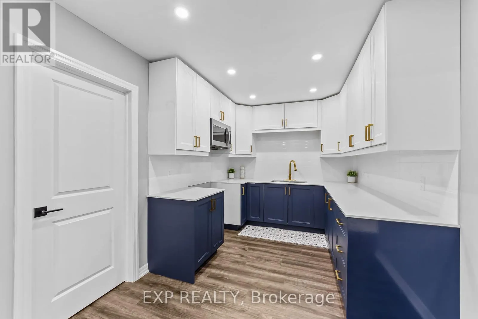 25 FOX HOLLOW COURT