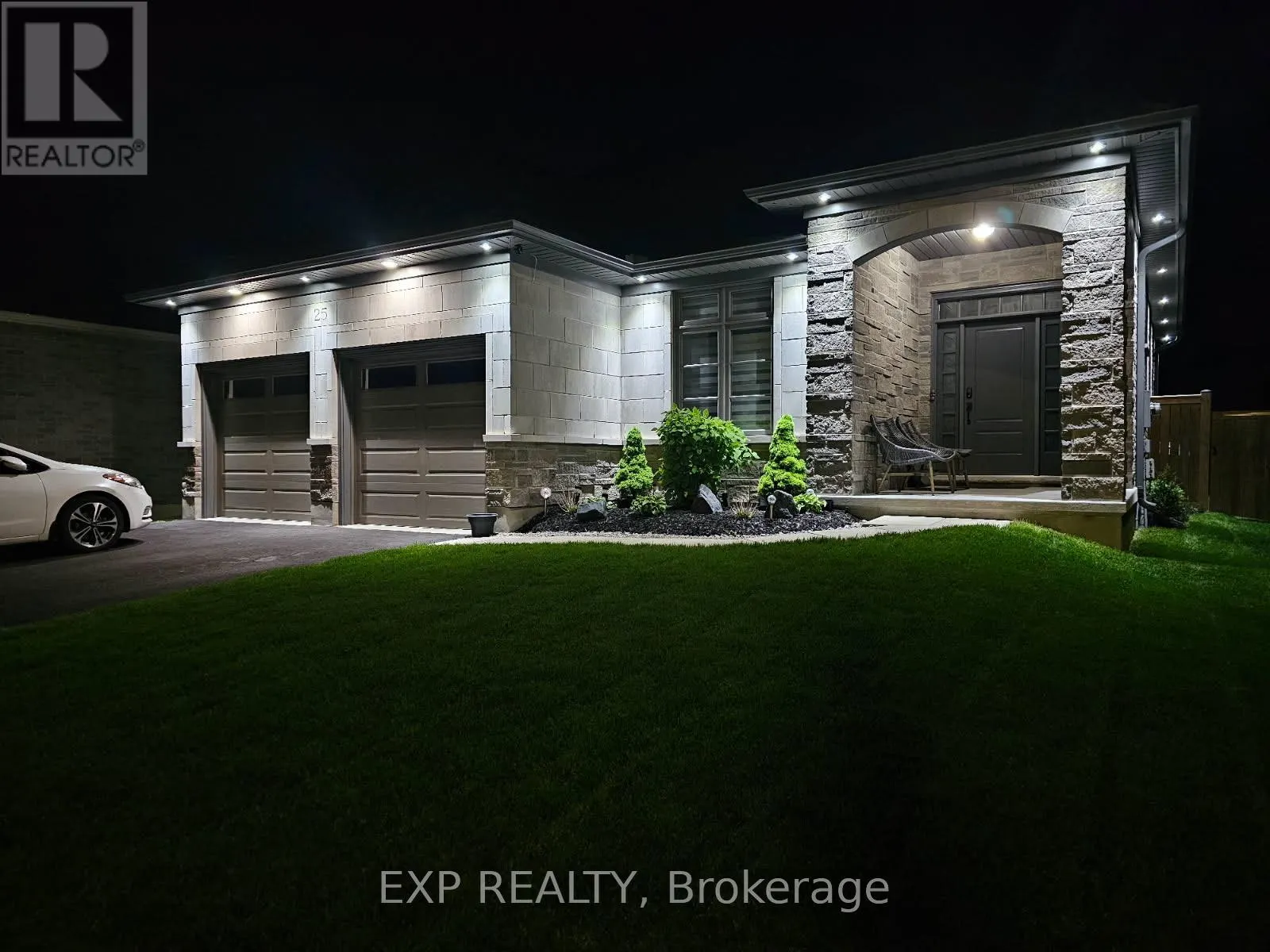 25 FOX HOLLOW COURT