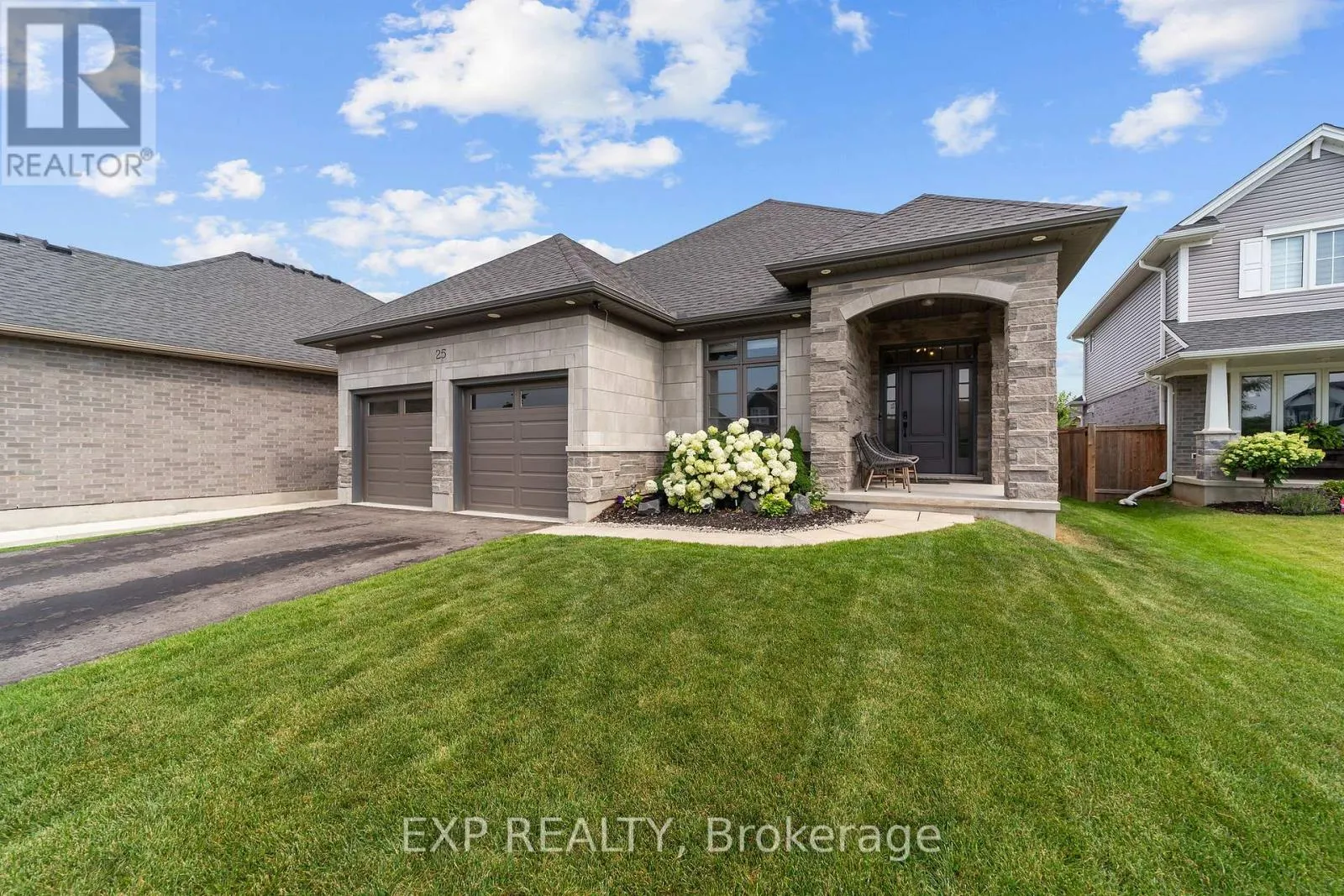 25 FOX HOLLOW COURT