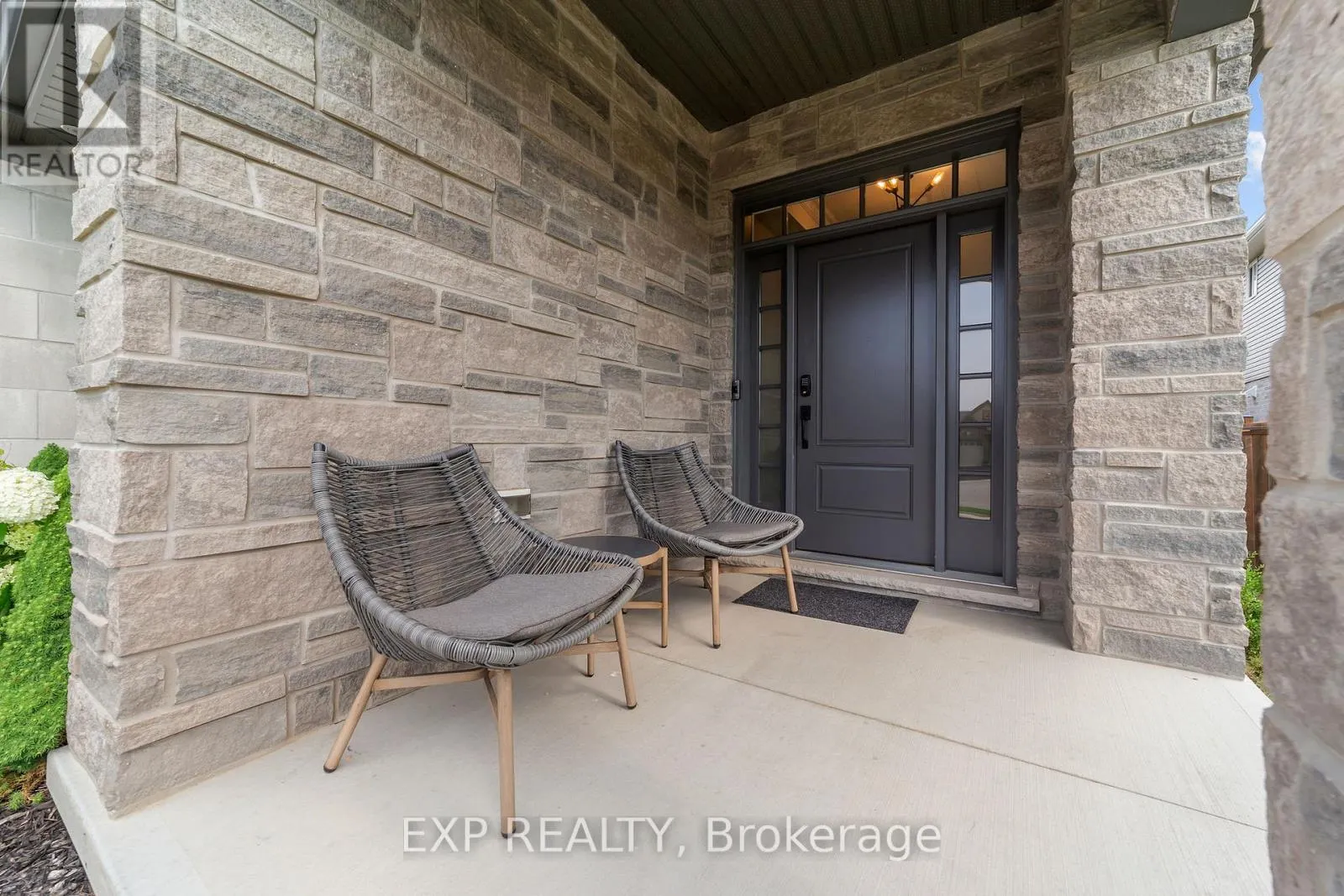 25 FOX HOLLOW COURT