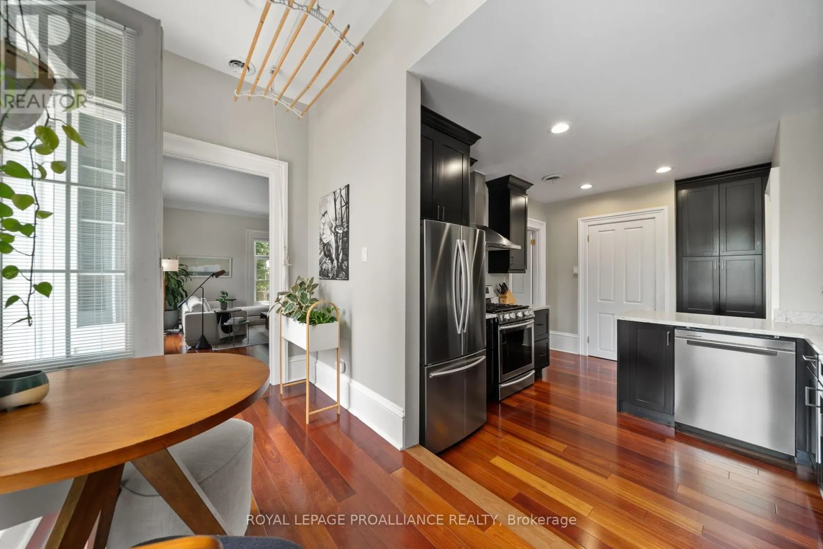 3 - 99 BRIDGE STREET E, #3