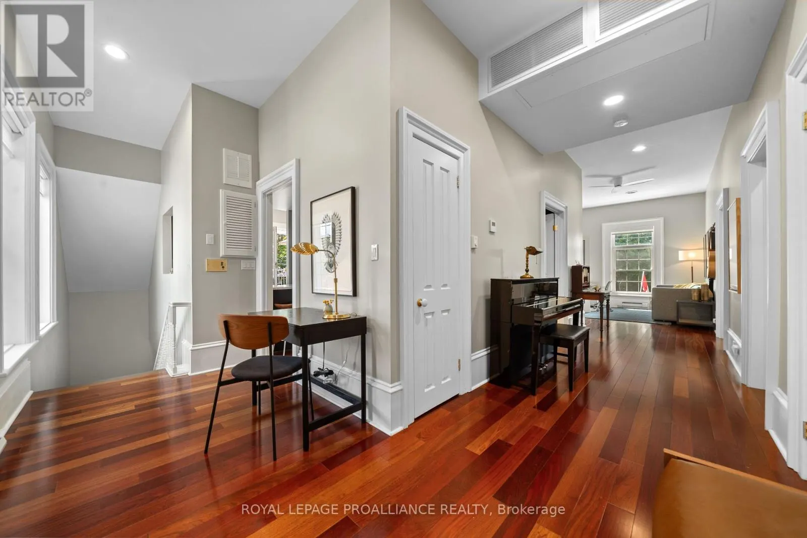 3 - 99 BRIDGE STREET E, #3