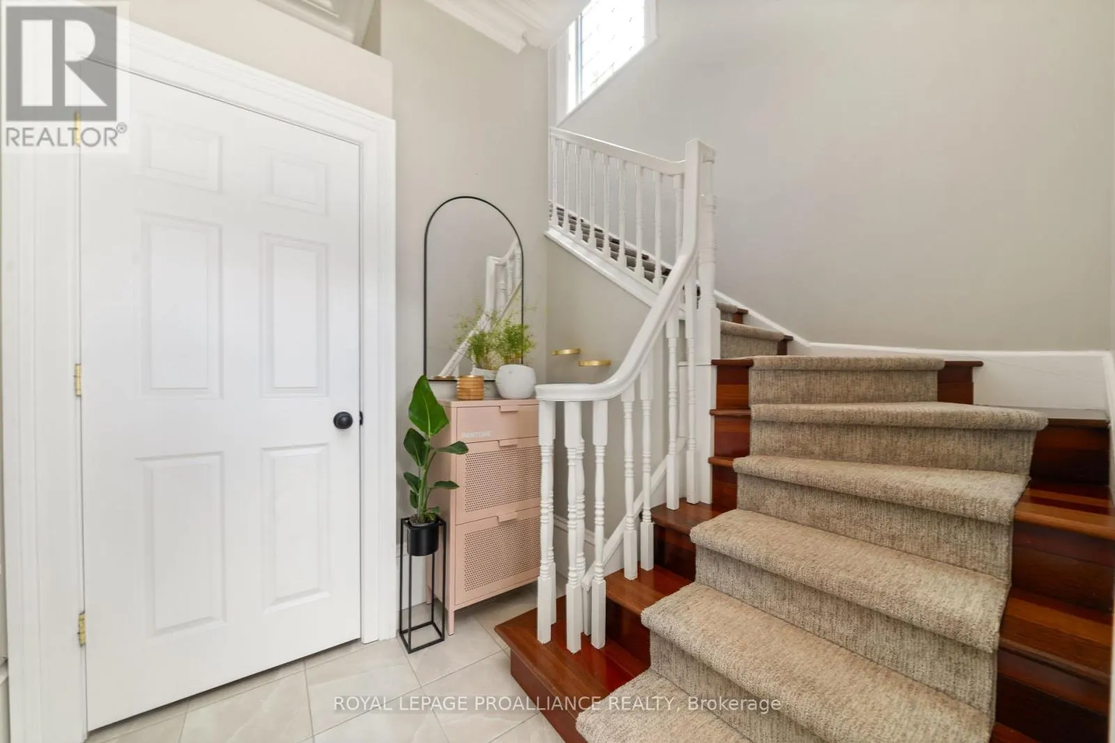3 - 99 BRIDGE STREET E, #3
