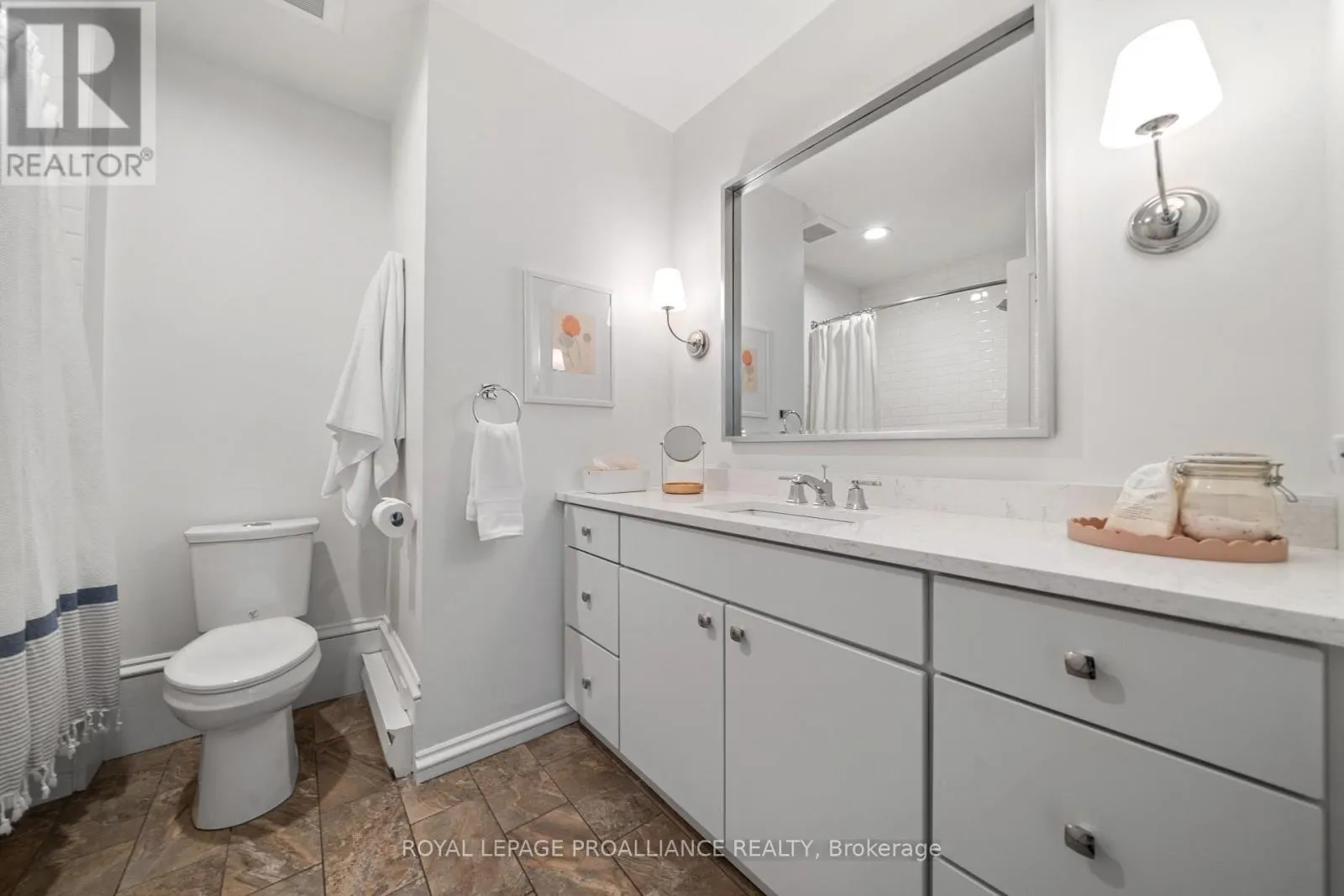 3 - 99 BRIDGE STREET E, #3