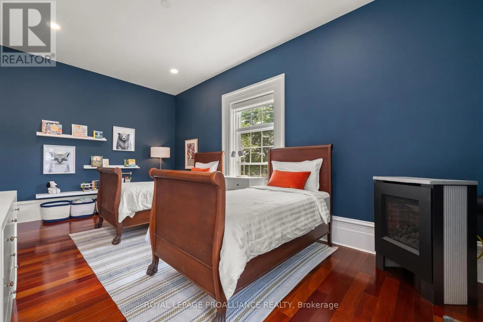 3 - 99 BRIDGE STREET E, #3