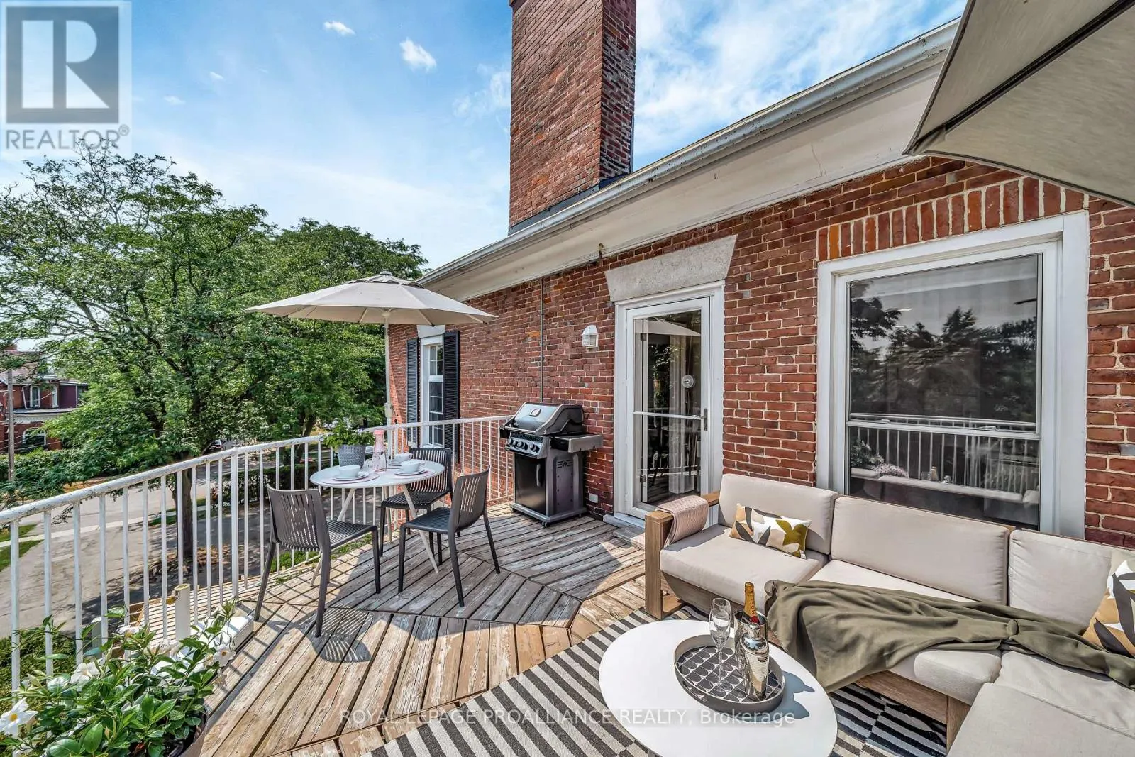 3 - 99 BRIDGE STREET E, #3