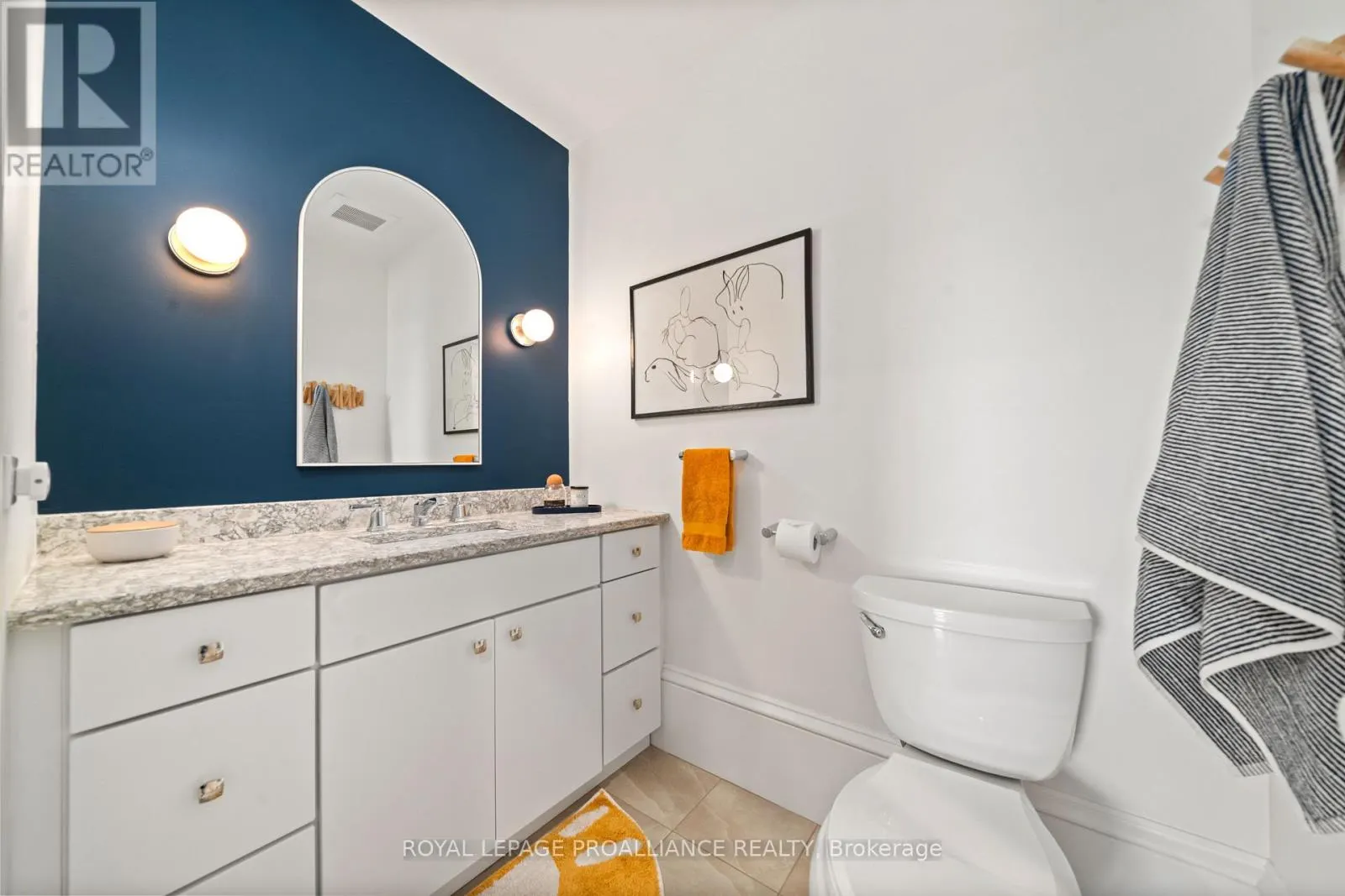 3 - 99 BRIDGE STREET E, #3