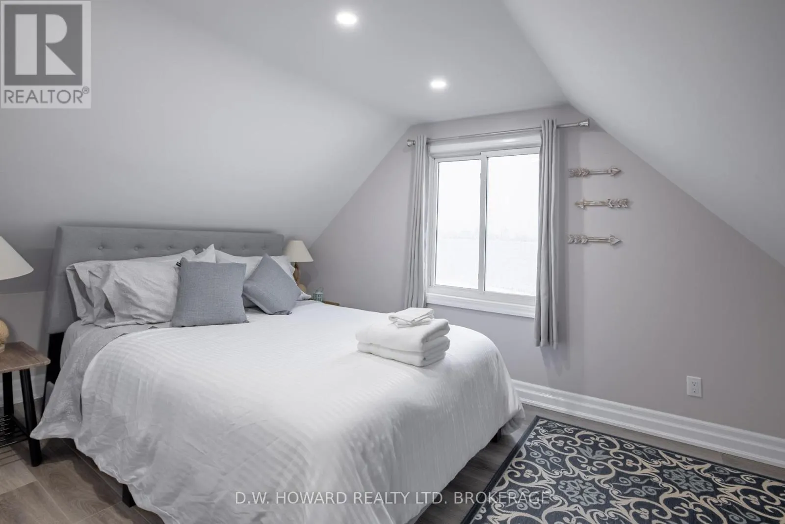 474 LAKESHORE ROAD
