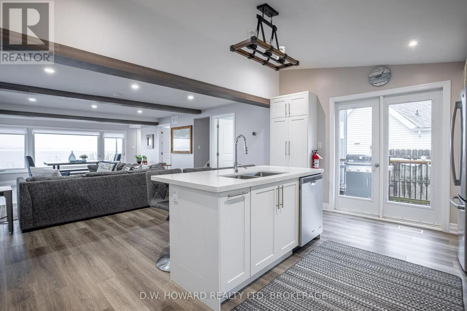474 LAKESHORE ROAD