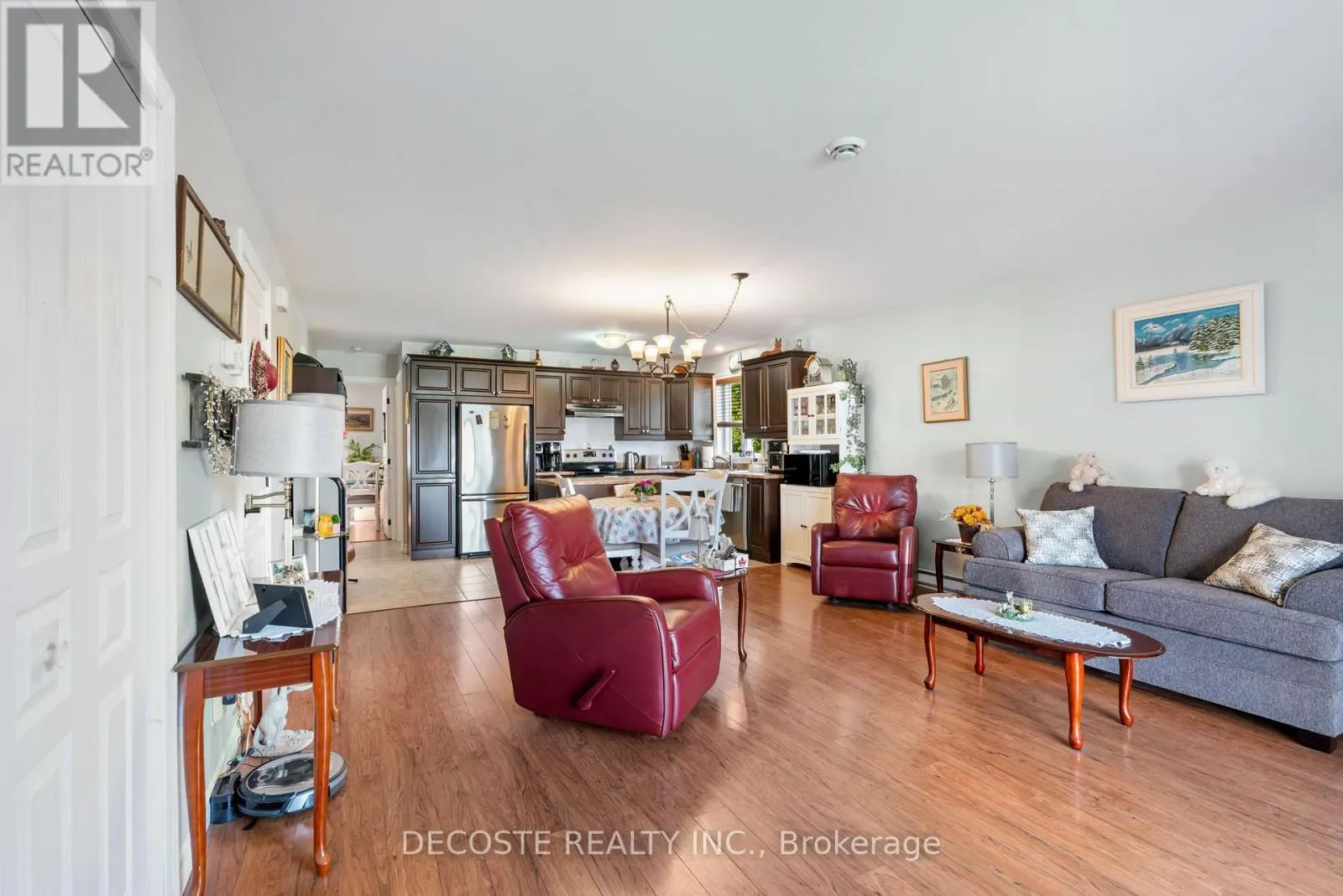 4 - 508 MASSIE CRESCENT