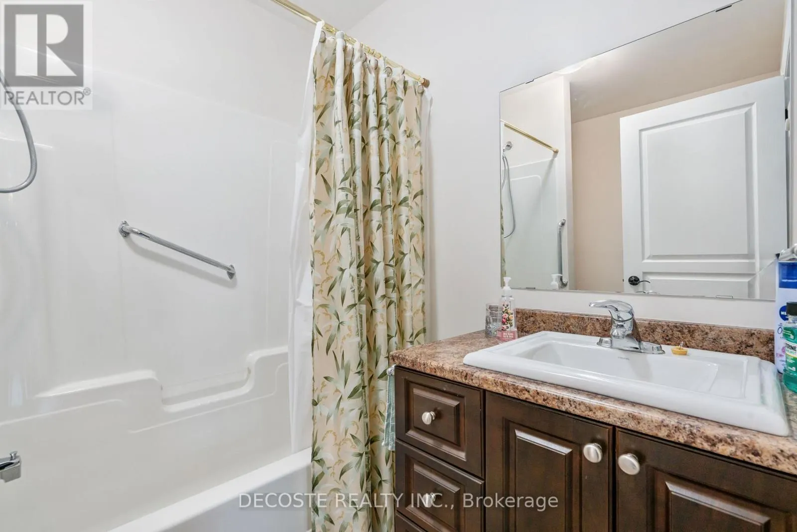 4 - 508 MASSIE CRESCENT