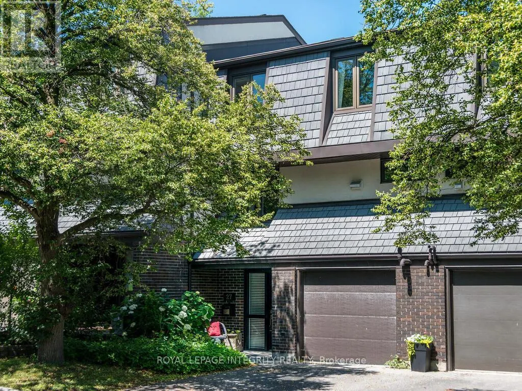 27 - 655 RICHMOND ROAD