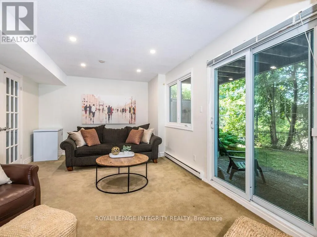 27 - 655 RICHMOND ROAD