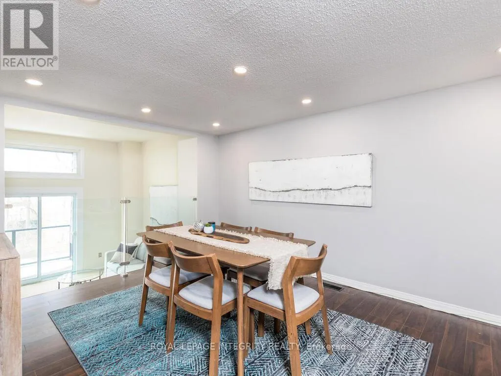 27 - 655 RICHMOND ROAD