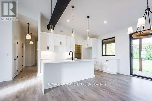 225 MITCHELLS CROSSROAD