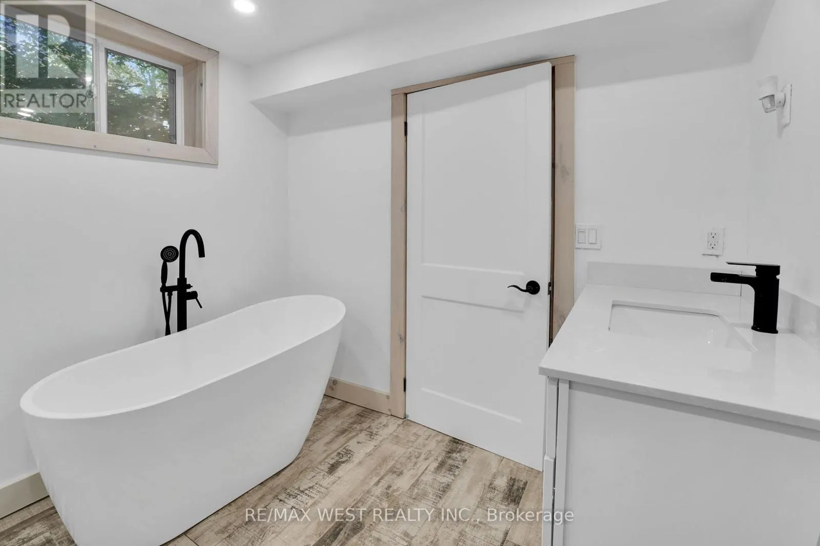 18 INVERLOCHY ROAD