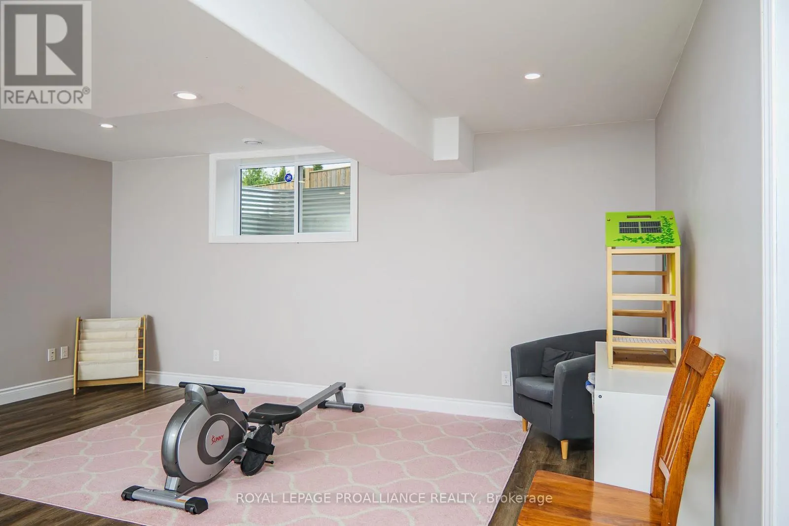 14 PIER DRIVE