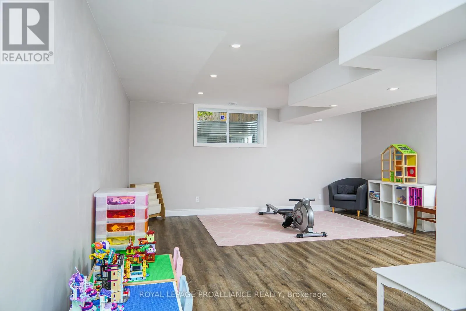 14 PIER DRIVE