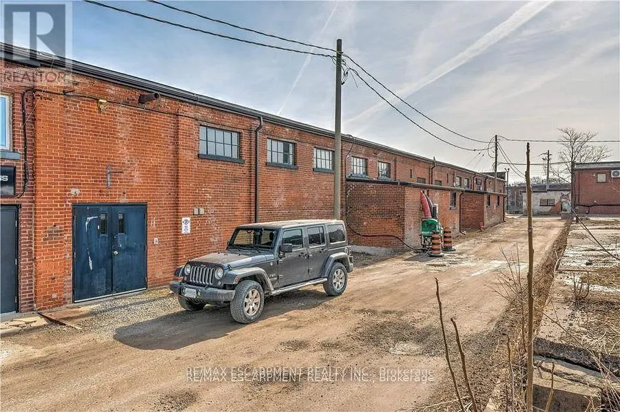 8 - 111 SHERWOOD DRIVE