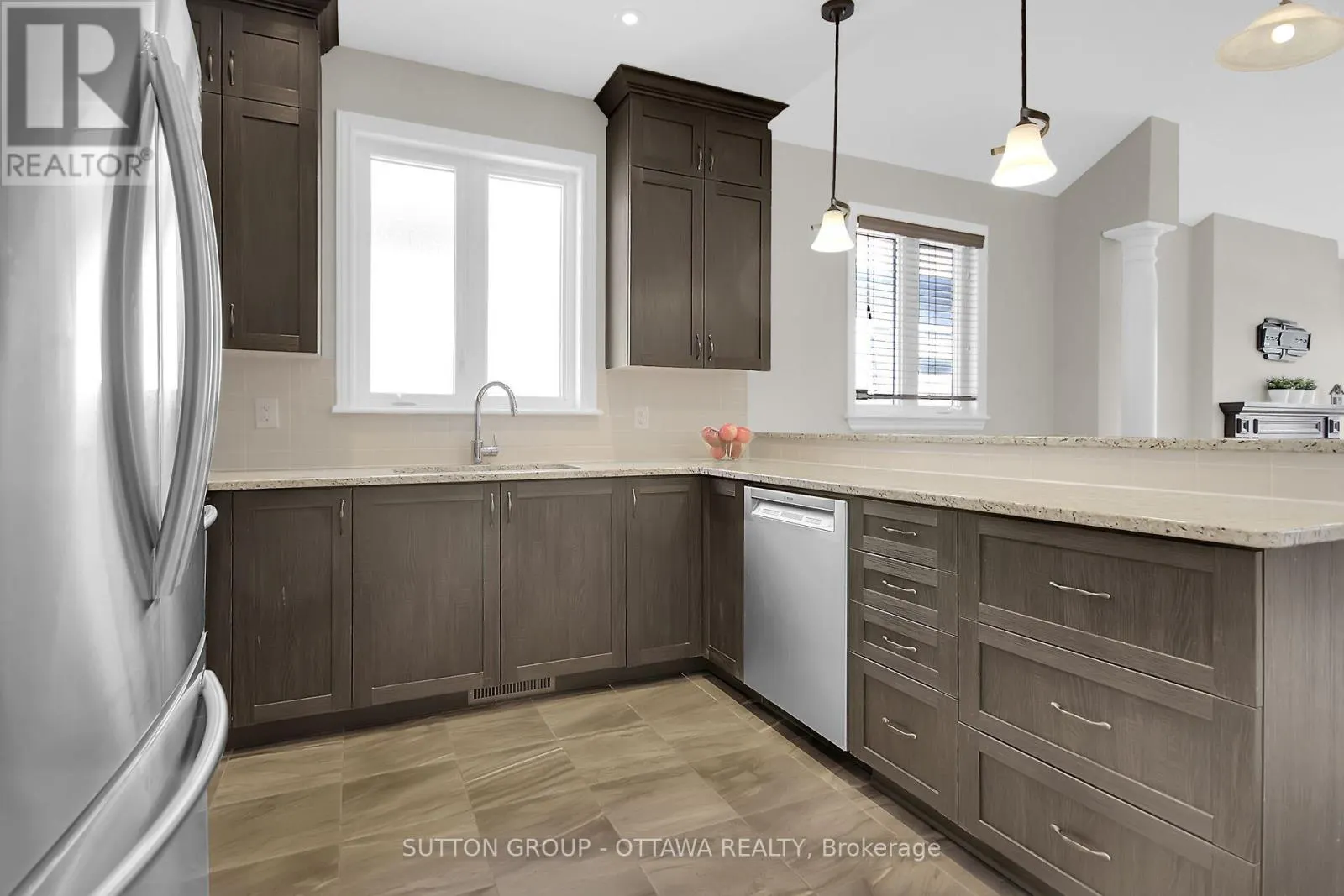 809 CARNELIAN CRESCENT