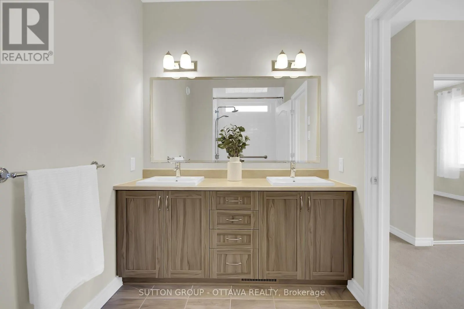 809 CARNELIAN CRESCENT