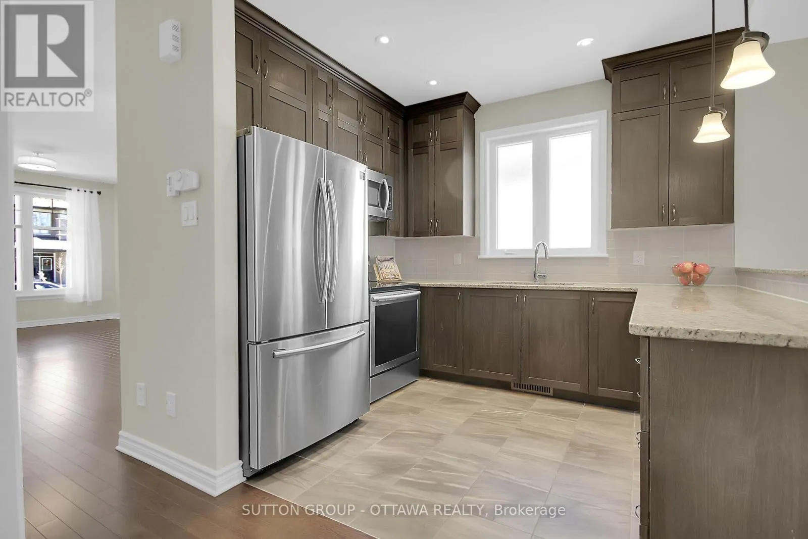 809 CARNELIAN CRESCENT
