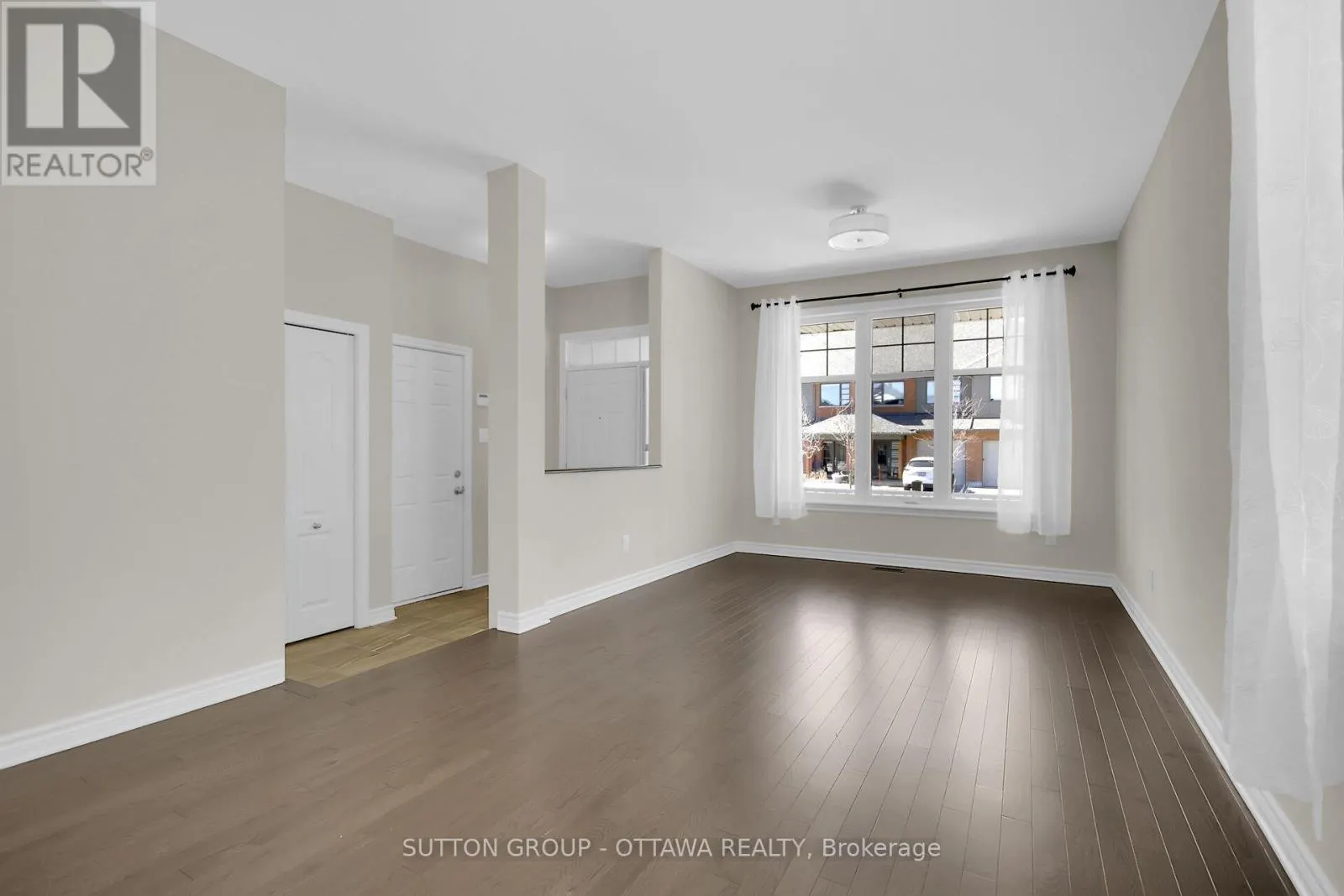 809 CARNELIAN CRESCENT