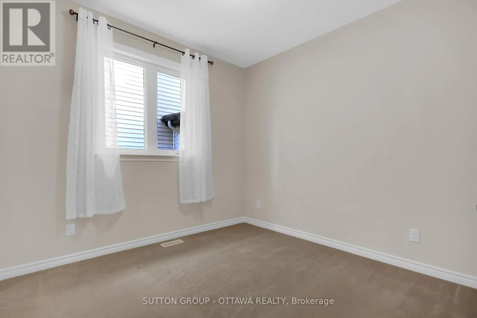 809 CARNELIAN CRESCENT