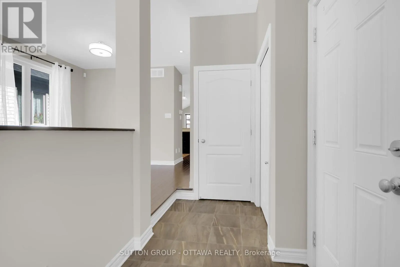 809 CARNELIAN CRESCENT