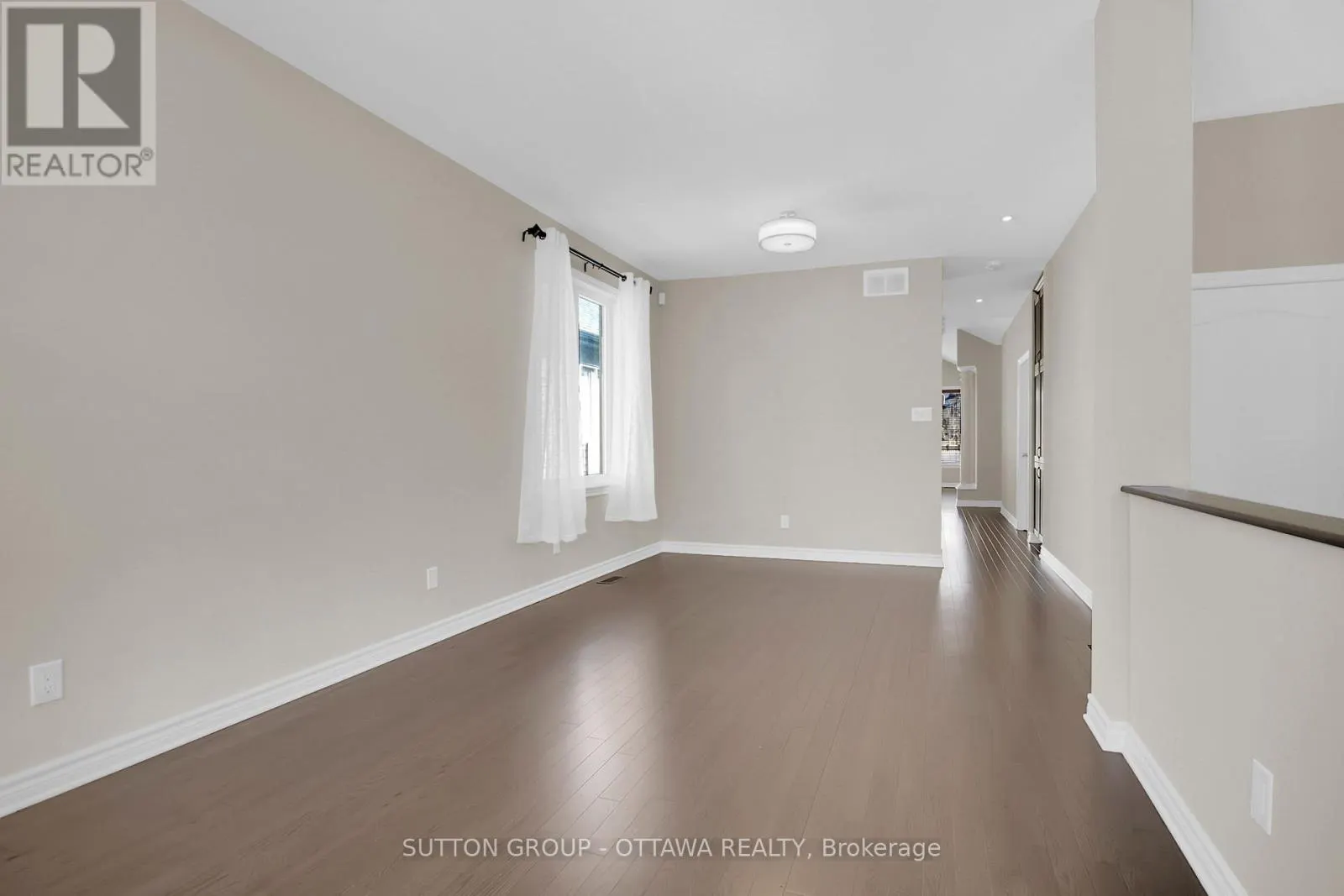 809 CARNELIAN CRESCENT