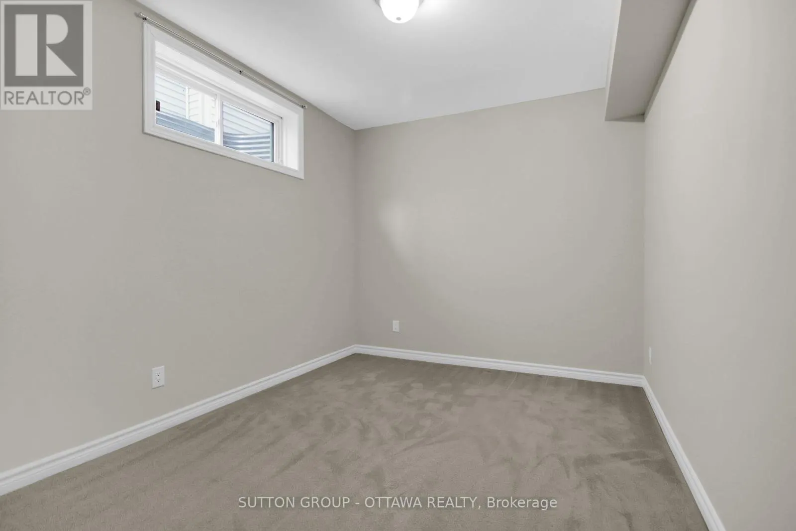 809 CARNELIAN CRESCENT