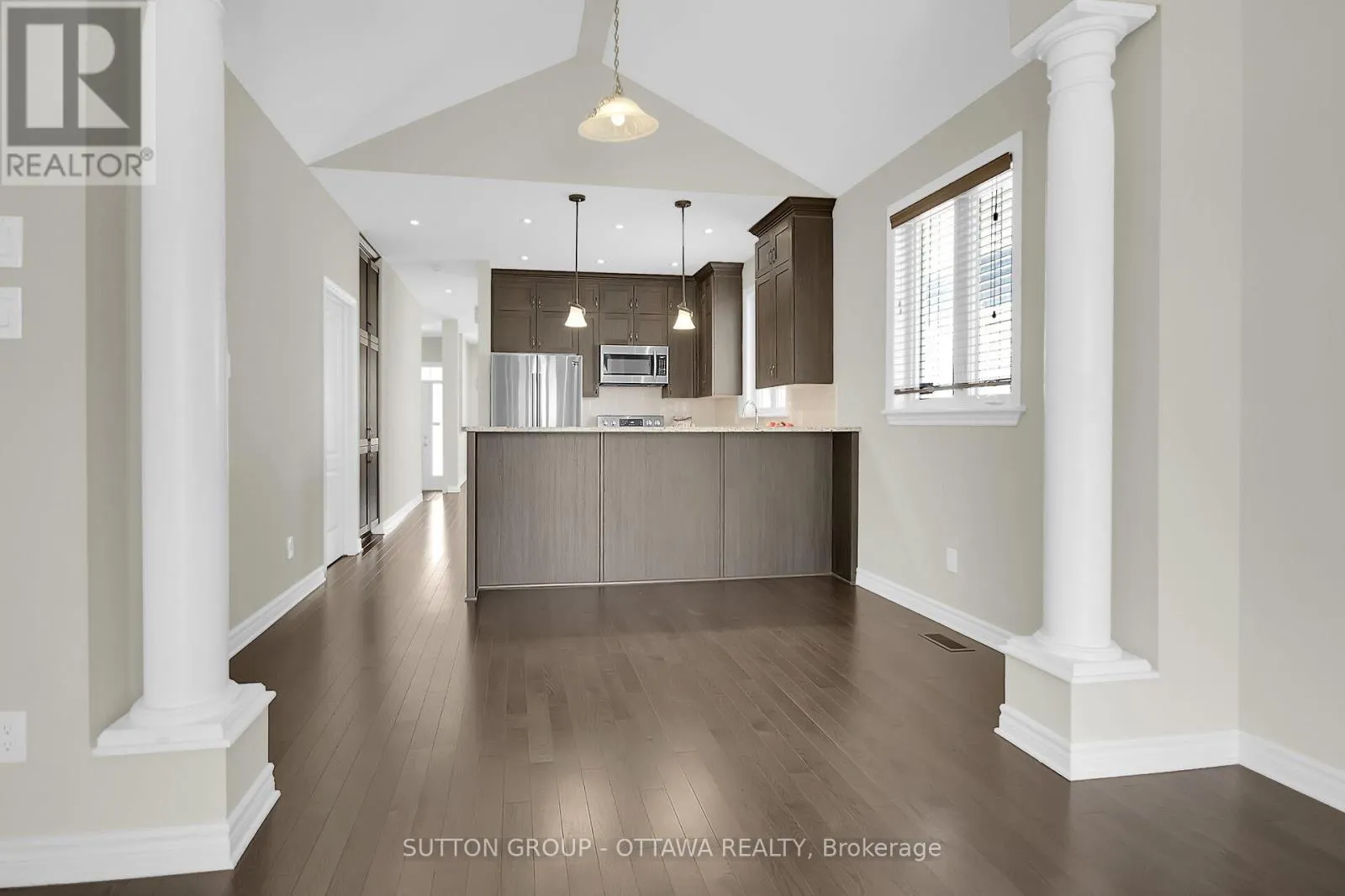 809 CARNELIAN CRESCENT