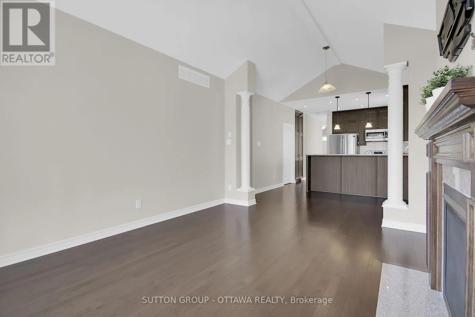 809 CARNELIAN CRESCENT