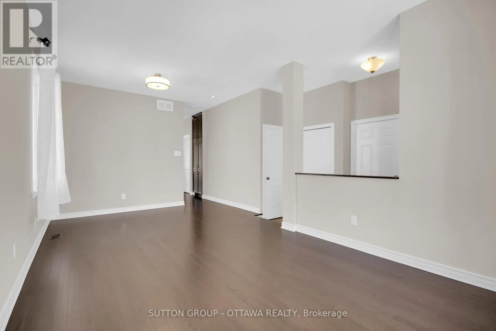 809 CARNELIAN CRESCENT
