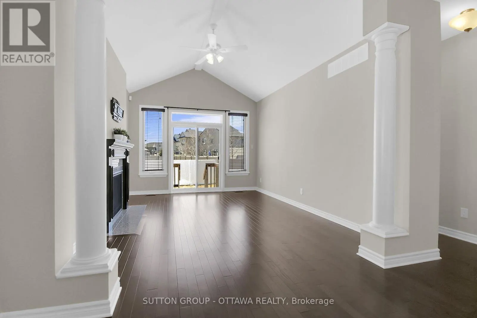 809 CARNELIAN CRESCENT