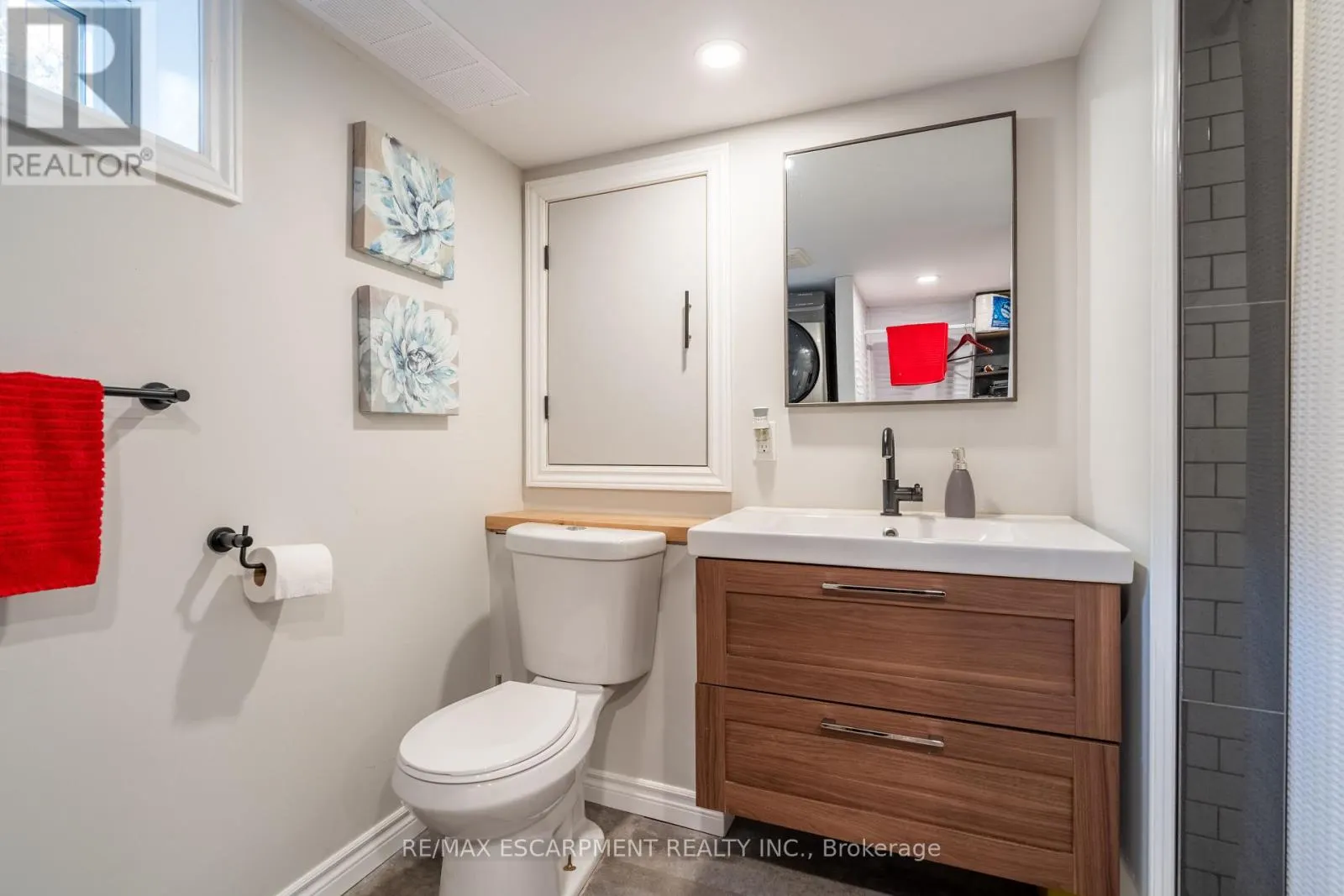 84 SANDRA CRESCENT