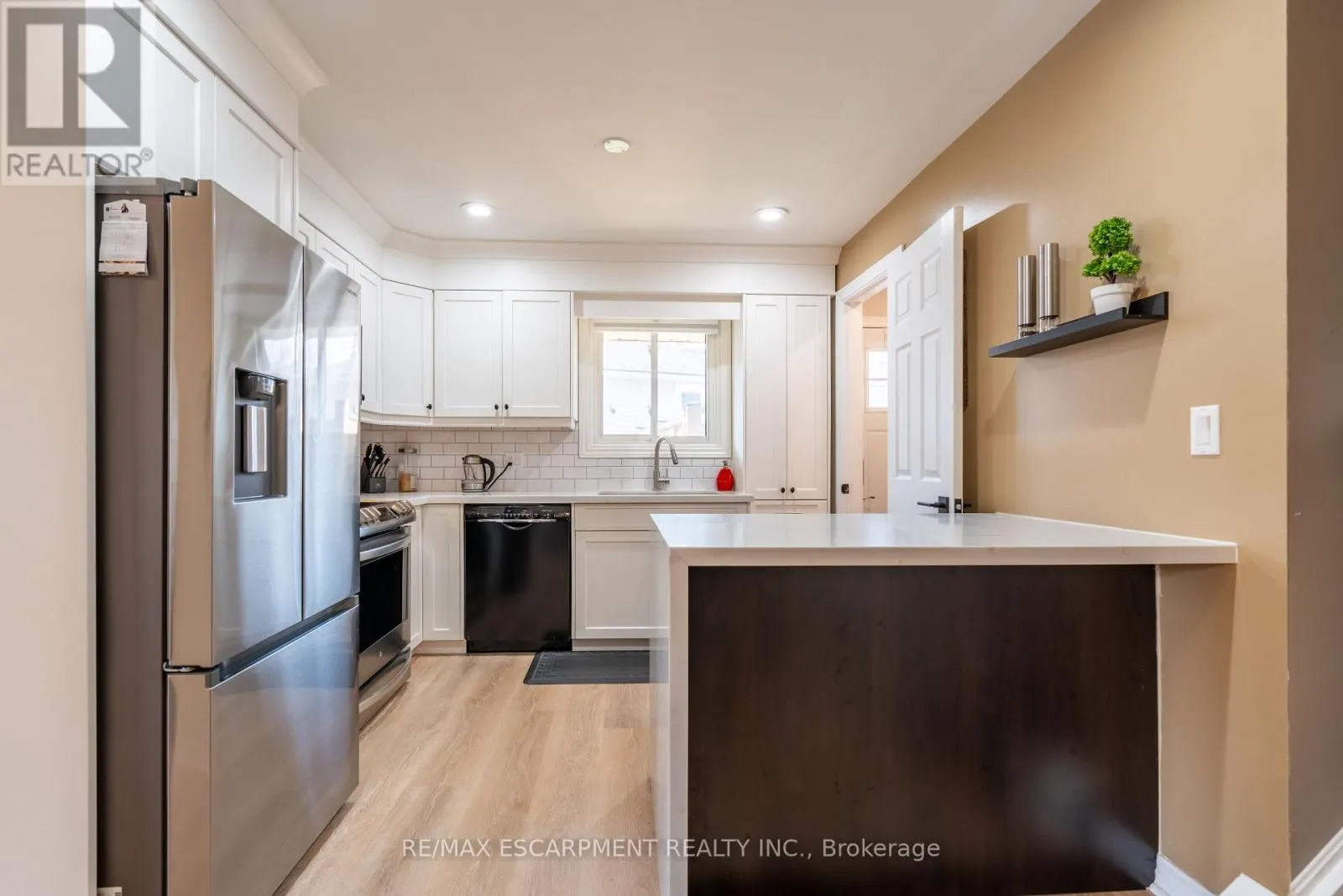 84 SANDRA CRESCENT