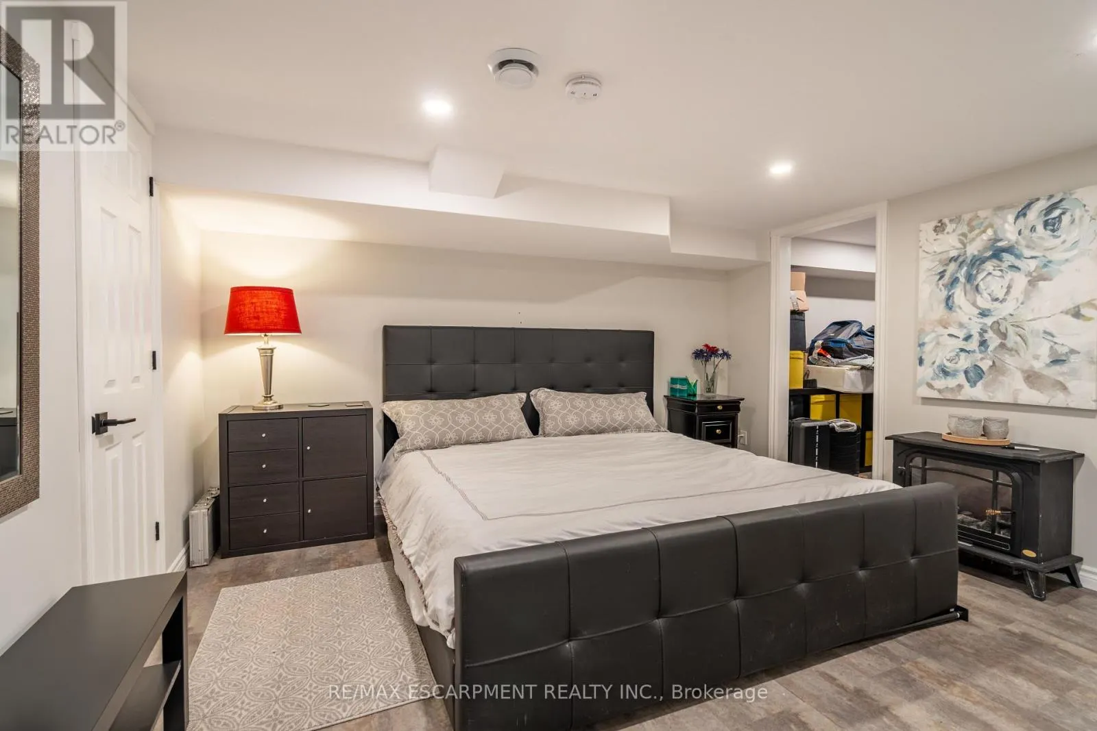 84 SANDRA CRESCENT