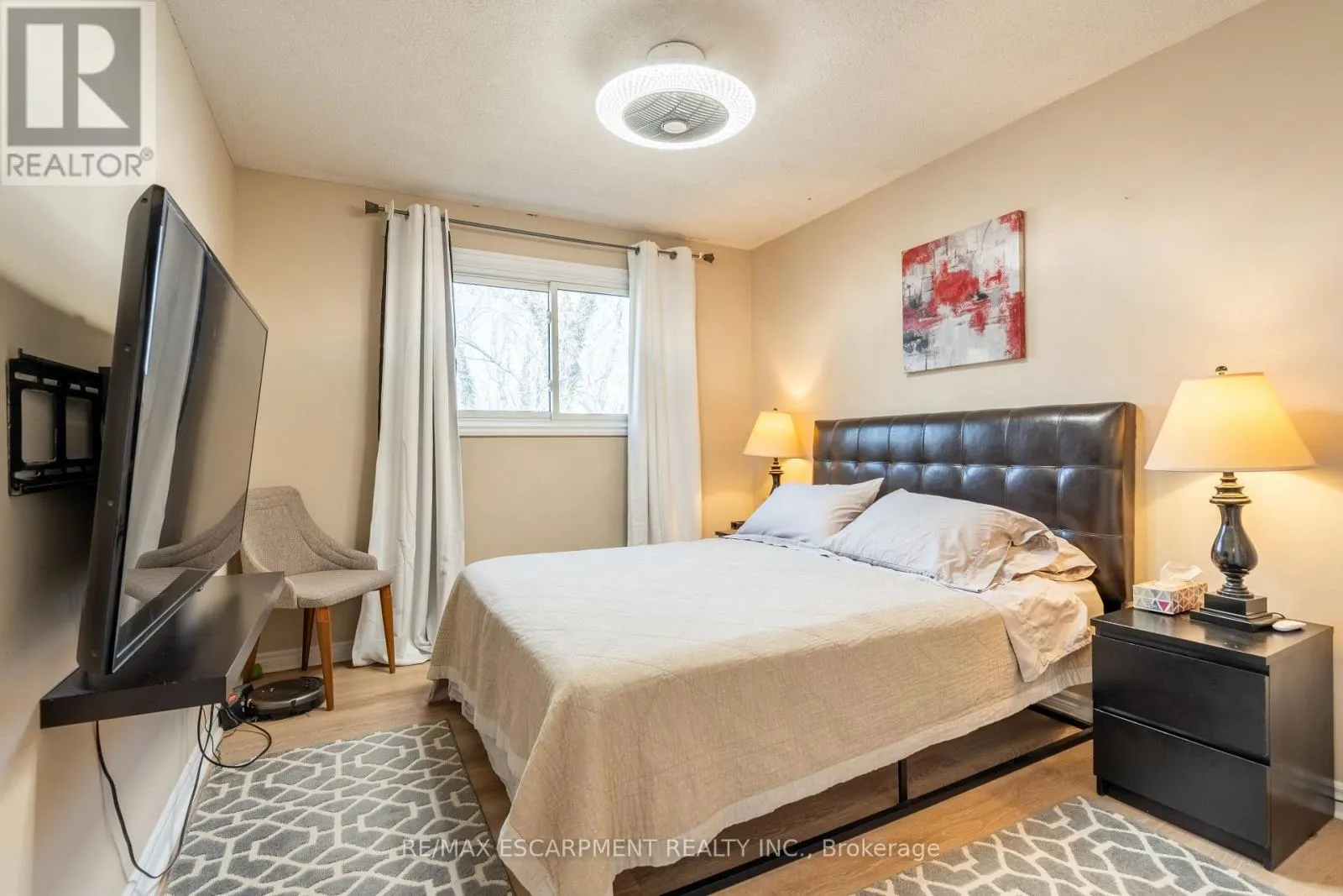 84 SANDRA CRESCENT