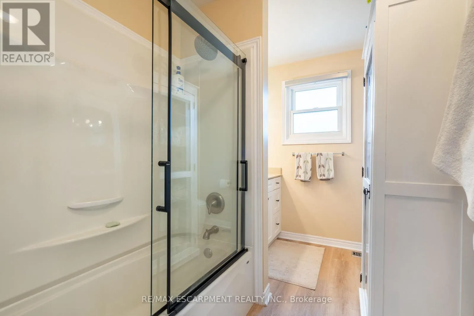 84 SANDRA CRESCENT