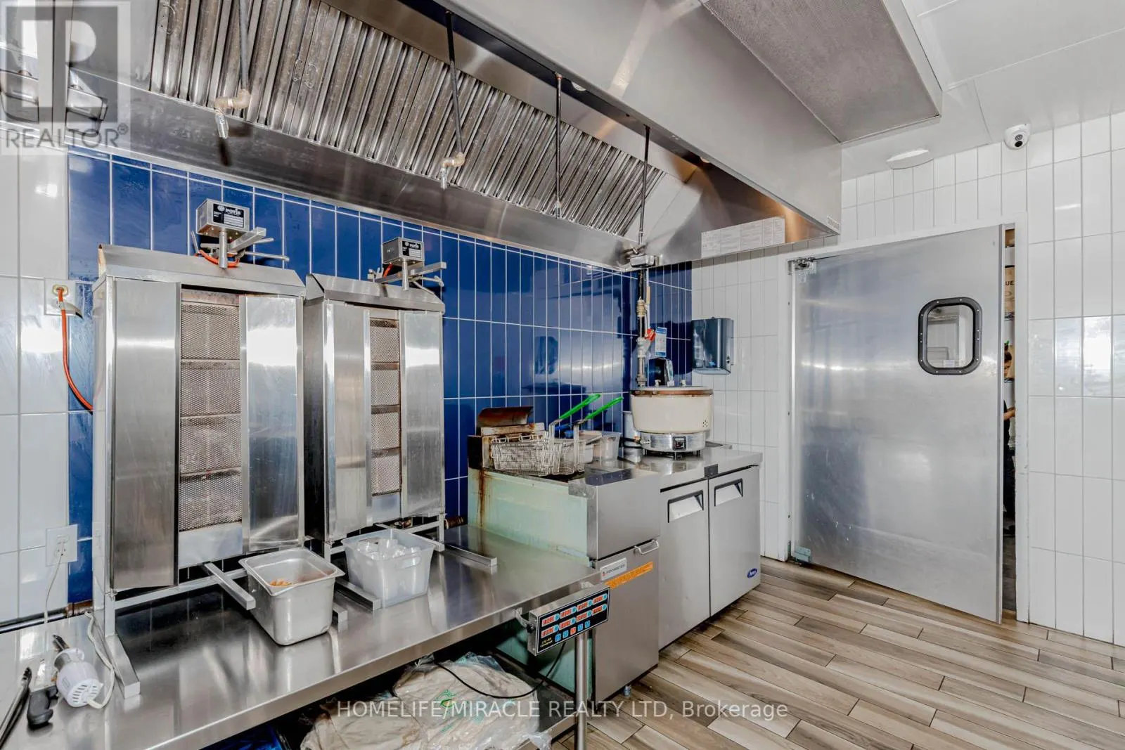 263 NORTHFIELD DRIVE E